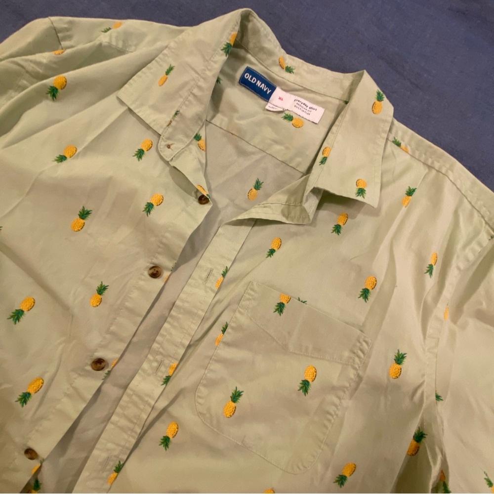 Old Navy | Pineapple Button Down Shirt (Size XL)